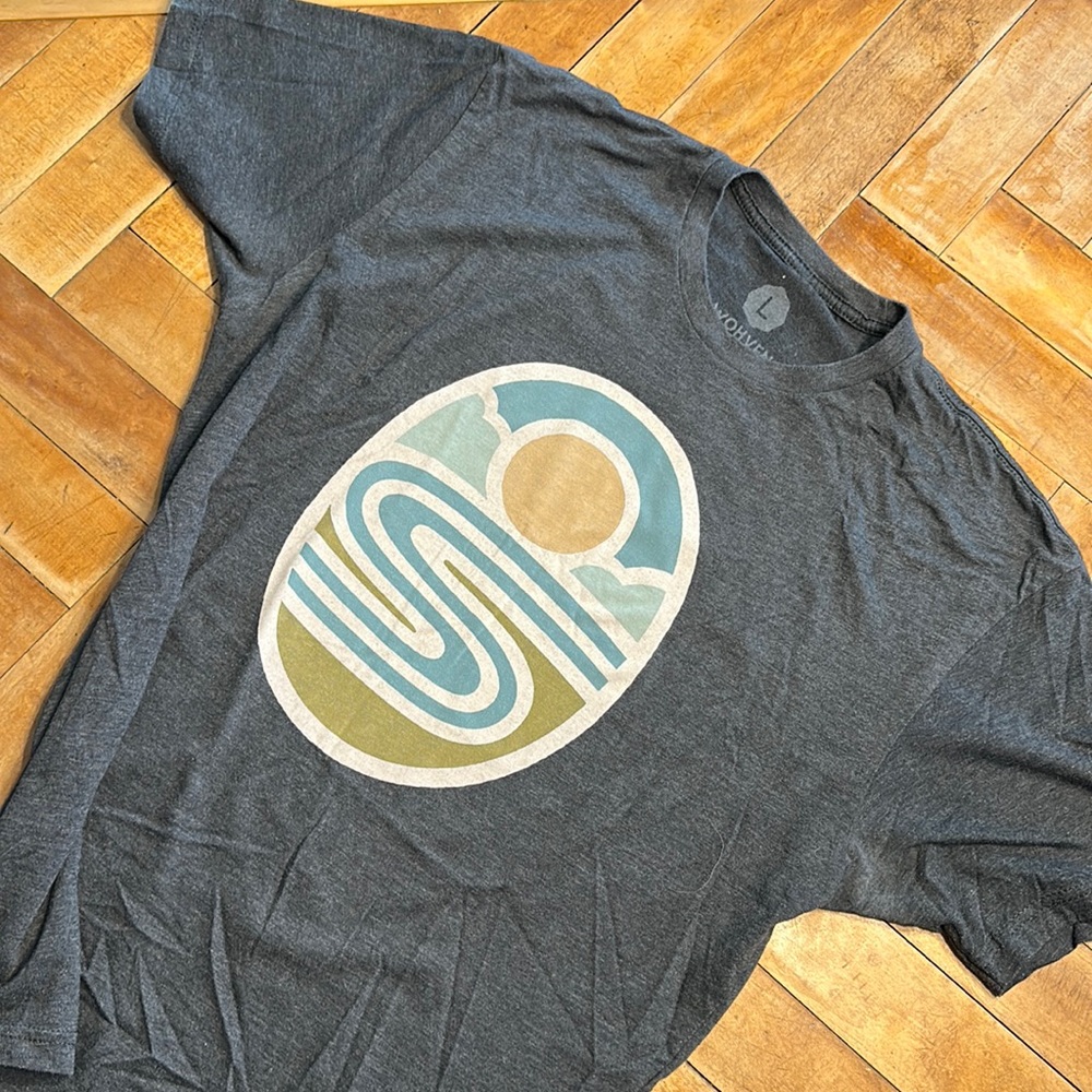Wohven Mens large T-shirt